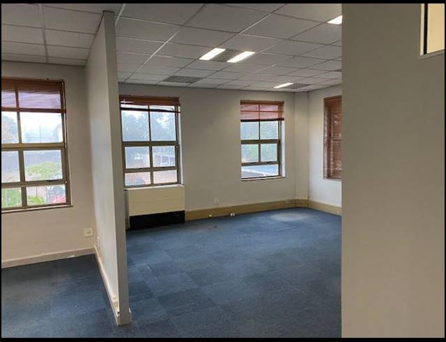 235M² OFFICE RENTED IN RONDEBOSCH